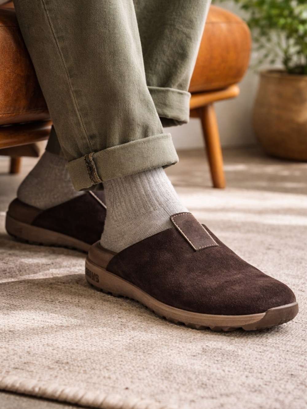 SeaVees Tiburon Trekker Suede Clogs Expresso Vibram Soles Men’s 12